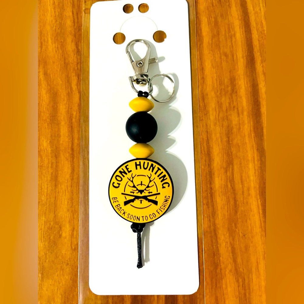 🔥“Gone Hunting Be Back Soon To Go Fishing” Keychain🔥